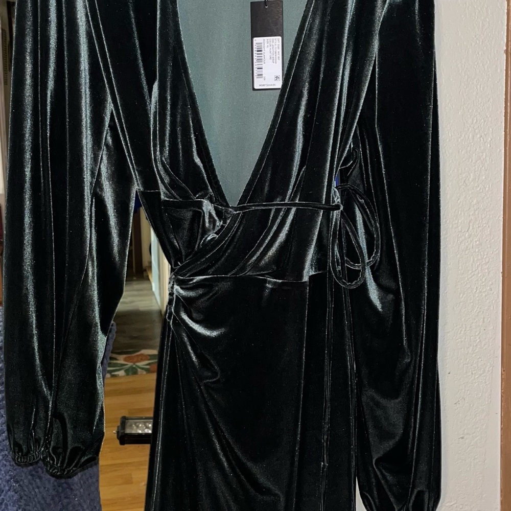 Gianni Bini Long Sleeve Dress in Hunt Green